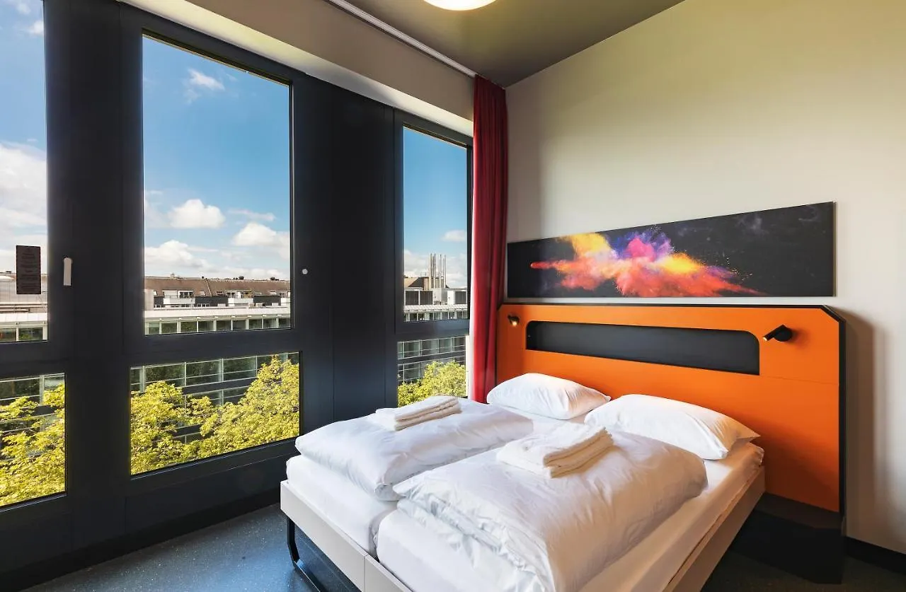 Meininger Hotel Geneve Centre Charmilles Suíça