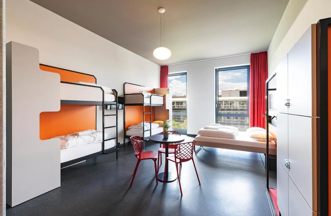 Meininger Hotel Geneve Centre Charmilles Женева