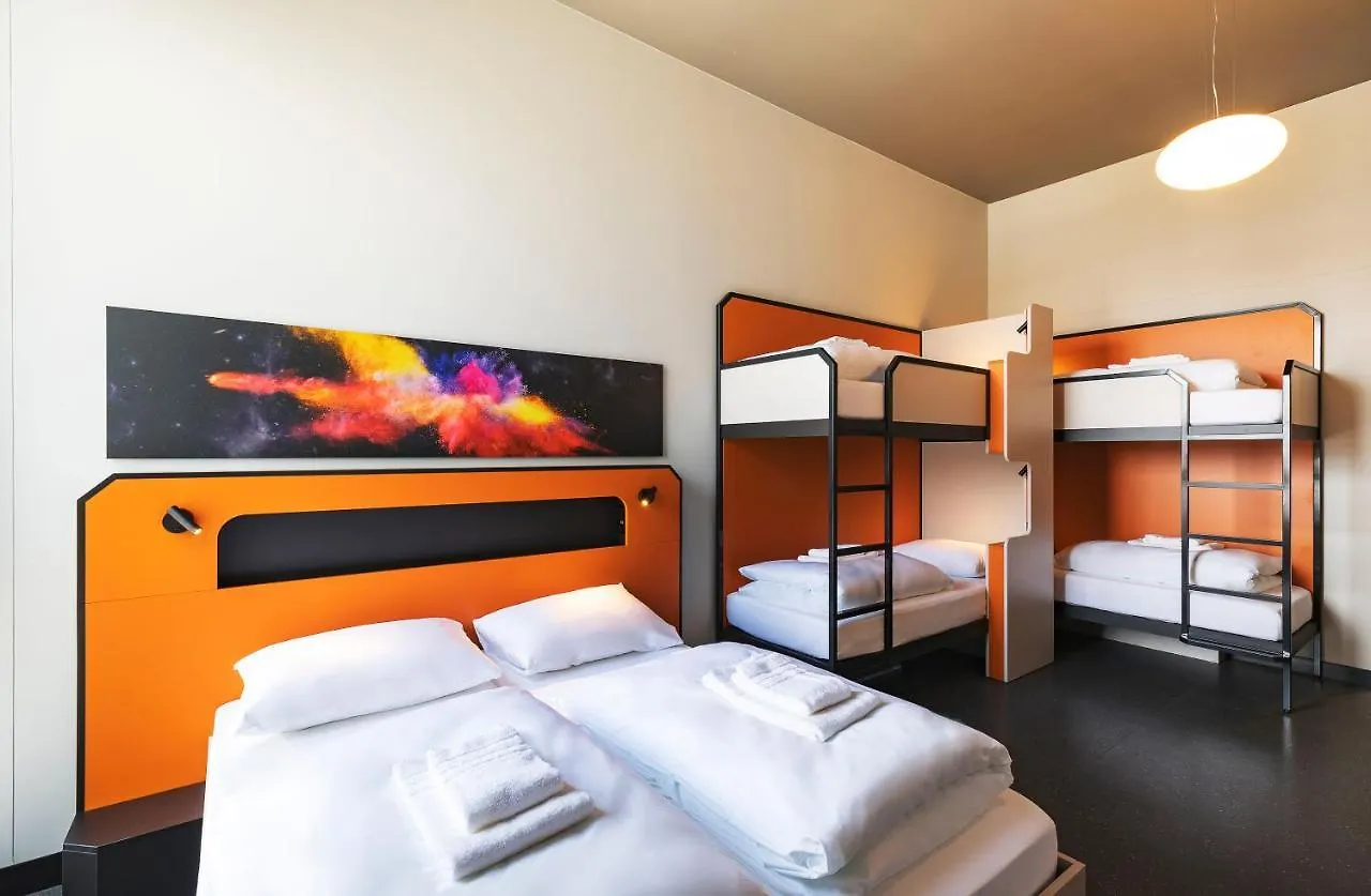 Meininger Hotel Geneve Centre Charmilles 0*, Женева Швейцария