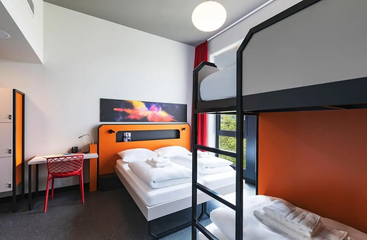 Meininger Hotel Geneve Centre Charmilles  Женева